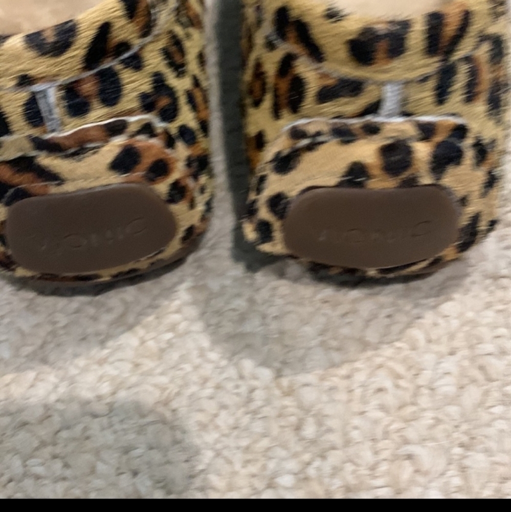 Vionic Leopard Driving Moc - Picture 4 of 8